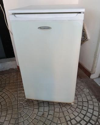 Frigorifero Techwood compatto. Pontecagnano (SA)