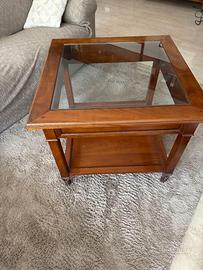 Tavolini in legno noce con piano in vetro