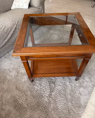 Tavolini in legno noce con piano in vetro