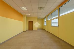 NEGOZIO A SERRAVALLE SCRIVIA