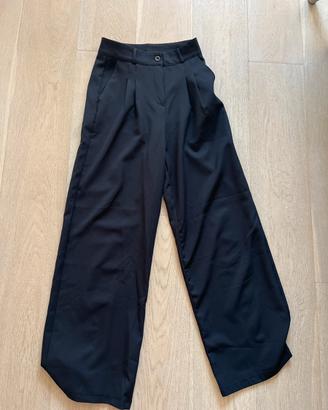 Pantaloni neri eleganti