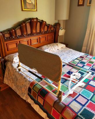 Sponda letto anticaduta abbattibile