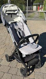 Passeggino Inglesina Quid, leggero e ultracompatto