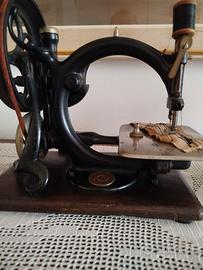 MACCHINA DA CUCIRE ANTICA DA ARREDAMENTO