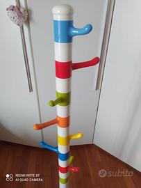 Ikea, Krokig, stile Memphis, appendiabiti da terra