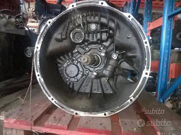 Mercedes-Benz G210-16