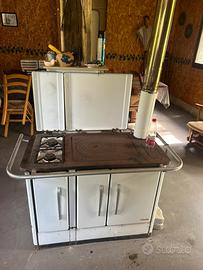 Stufa a legna con forno e piano cottura – Vintage