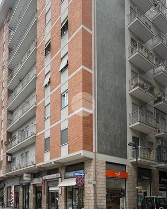 6 LOCALI A SAN BENEDETTO DEL TRONTO