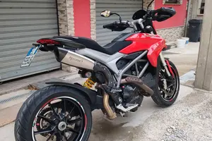 ducati hypermotard 821