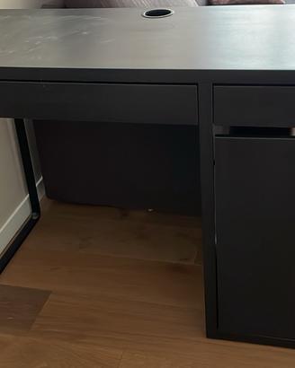 Scrivania ikea nera