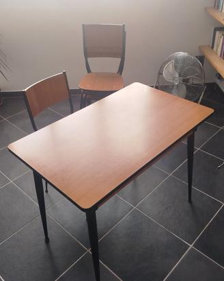 Tavolo e sedie cucina