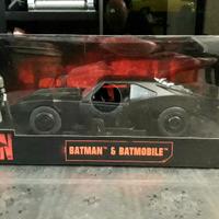Batmobile con figurino Batman scala 1/18 nuovo!