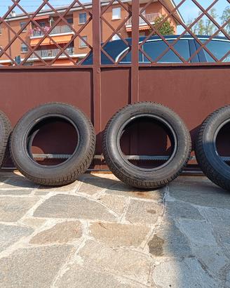 Pneumatici invernali 165/70R14