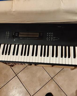 tastiera Korg M1
