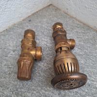 coppia valvole termosifone stile vintage