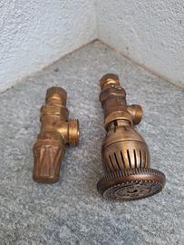 coppia valvole termosifone stile vintage