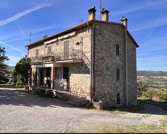 Casa indipendente di 360 m² con più di 5 locali a 