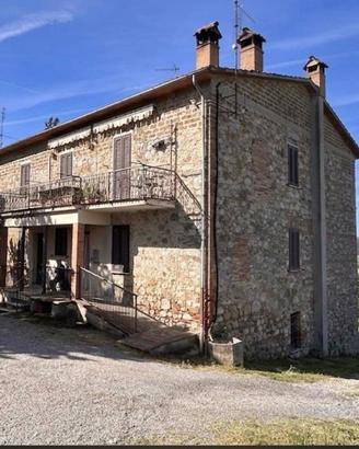Casa indipendente di 360 m² con più di 5 locali a 