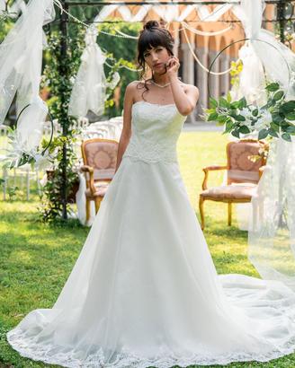 Abito da sposa in organza e pizzo