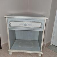 comodino shabby chic