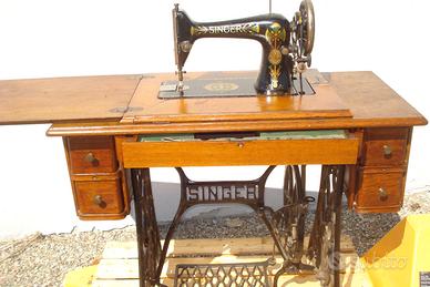 Macchina da cucire Singer anni '20