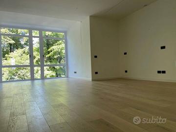 Appartamento di 142 m² con 4 locali e box auto a M
