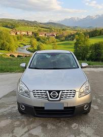Nissan Qashqai tenuta maniacalmente