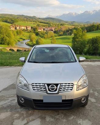 Nissan Qashqai tenuta maniacalmente