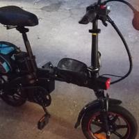 bici elettrica compatta 