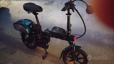 bici elettrica compatta 