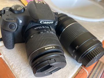 Macchina fotografica Canon con obbiettivo