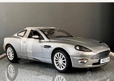 Kyosho Aston Martin V12 vanquish 1:12 007