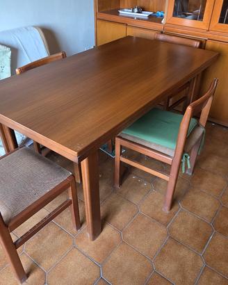 tavolo in legno  come nuovo