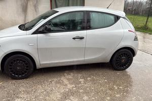 Lancia Y black and noir