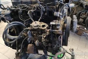 Motore 2.5 td25 nissan king cab anno 2001