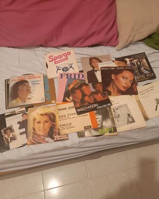 dischi vinile 33 e 45 giri di musica vintage 