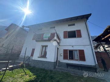 CASA SEMINDIPENDENTE A COLORINA