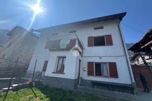 CASA SEMINDIPENDENTE A COLORINA