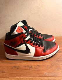 Air Jordan 1 Mid Chicago Black Toe - Taglia 44