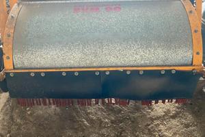 IN BLOCCO RACCOGLITRICE E CERNITRICE