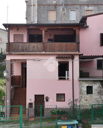 CASA INDIPENDENTE A PIETRASTORNINA