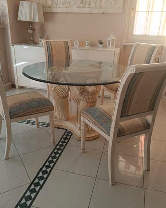 Elegante tavolo rotondo in vetro