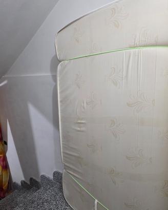 materasso in gommapiuma come nuovo 