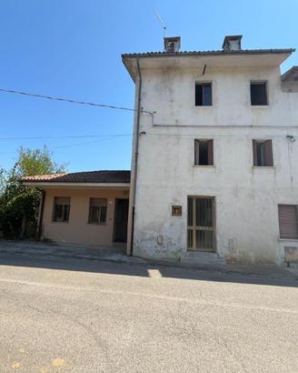 CASA IN LINEA CON GIARIDNO E DIPENDENZE