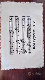 centrini ricamati a punto croce