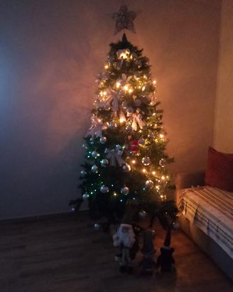 albero di natale 180cm con addobbi 