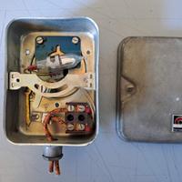 Antico termostato Riello che funziona con lo spos