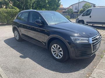 AUDI Q5 2.0 TDI S tronic Business 2020