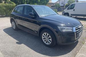 AUDI Q5 2.0 TDI S tronic Business 2020