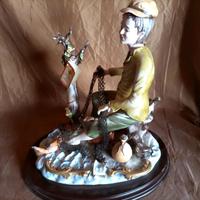 Porcellana Capodimonte "Pescatore" piccolo danno